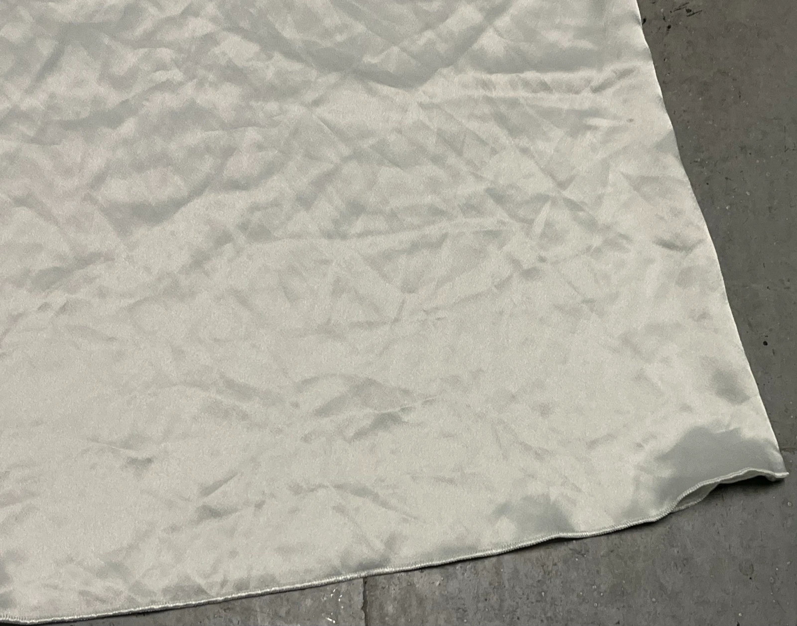 Top lencero satén blanco con tirantes  – photo 10
